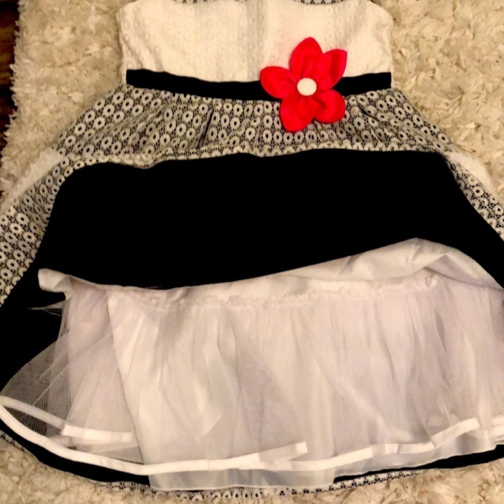 Girls party dress - Picture 4 of 7